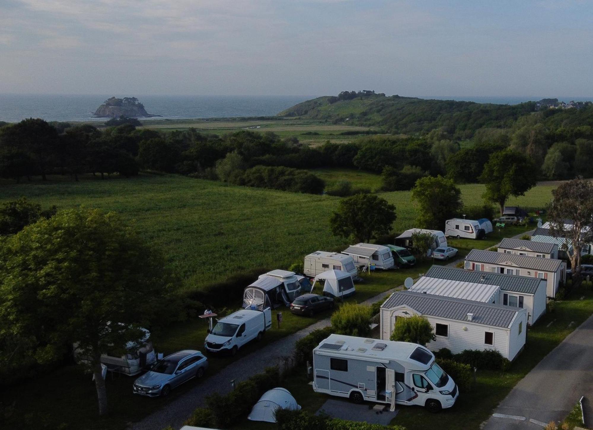 Camping Duguesclin Saint-Coulomb Εξωτερικό φωτογραφία